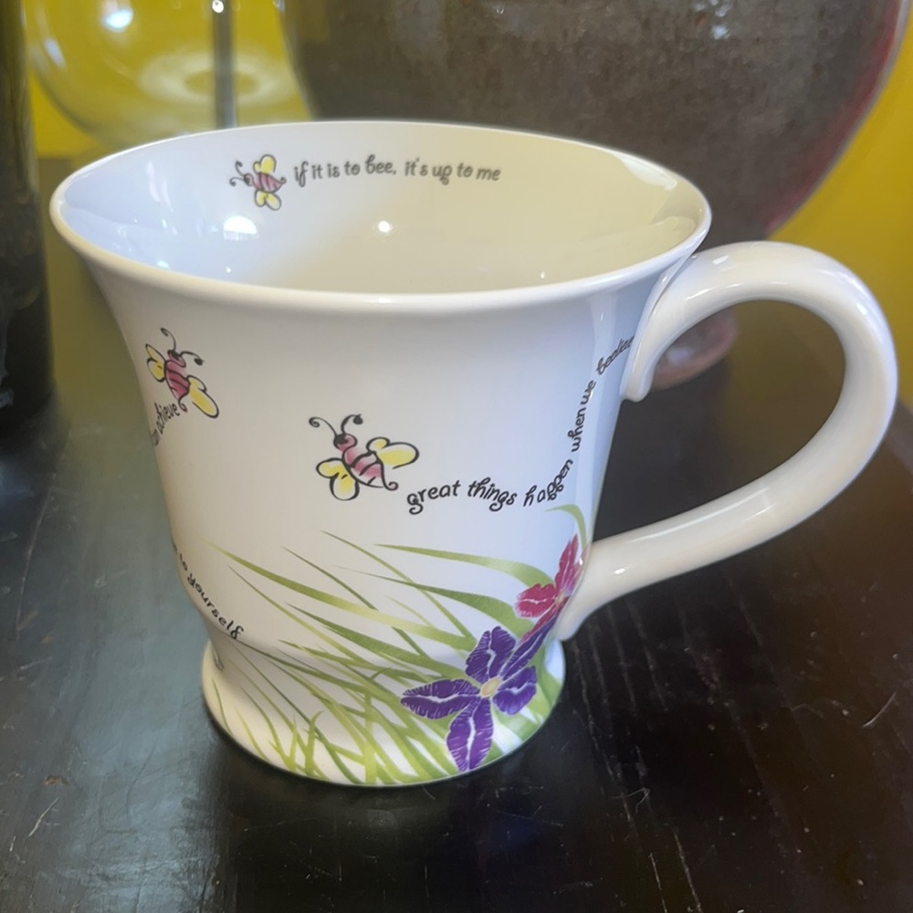 Bee positive sayings MARY KAY Coffee cup, “beelieve and achieve” 🐝